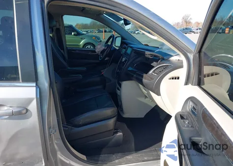 2016 Chrysler Town & Country Touring from USA, damaged, VIN 2C4RC1BG8GR281446